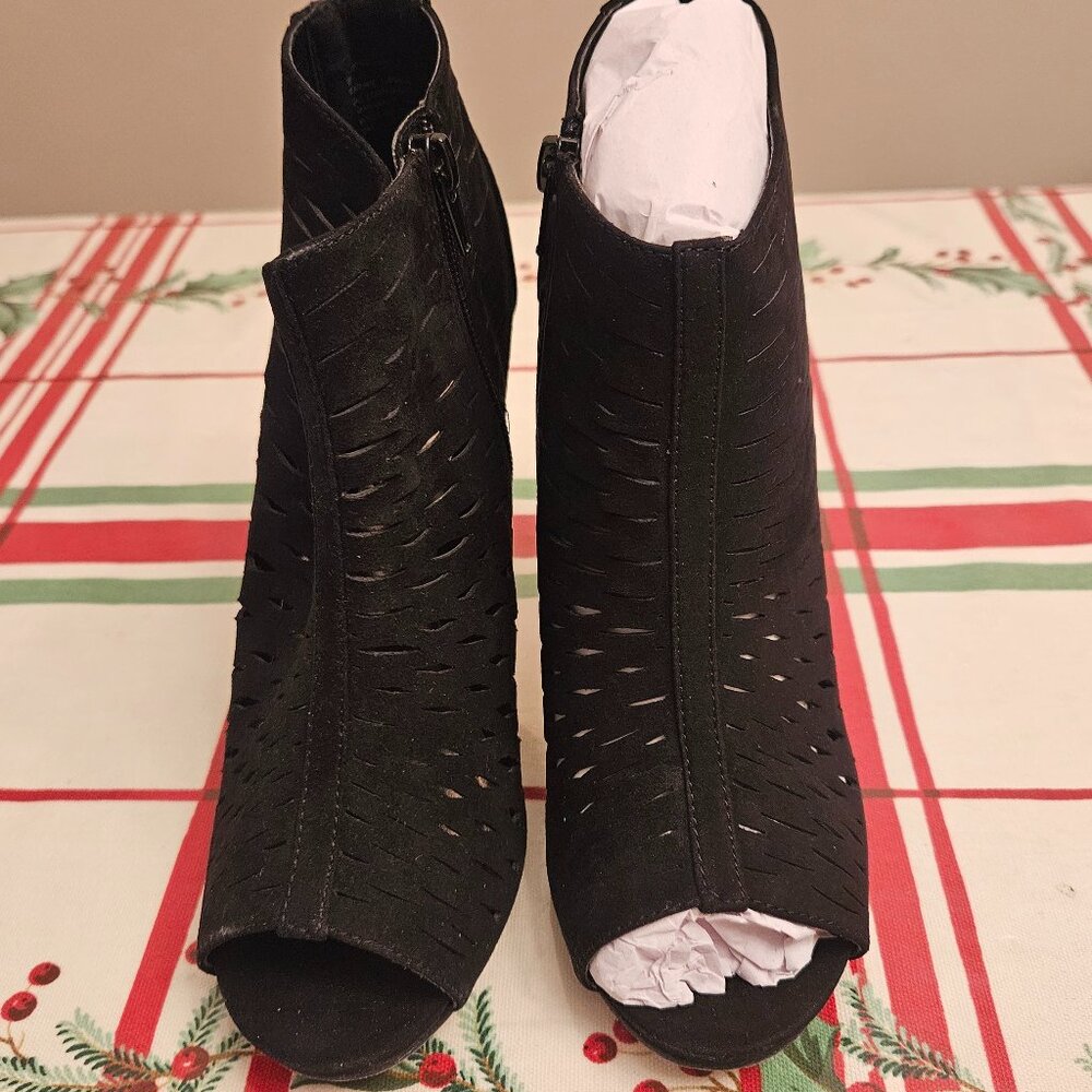 NWT Steve Madden Peep-Toe Booties
